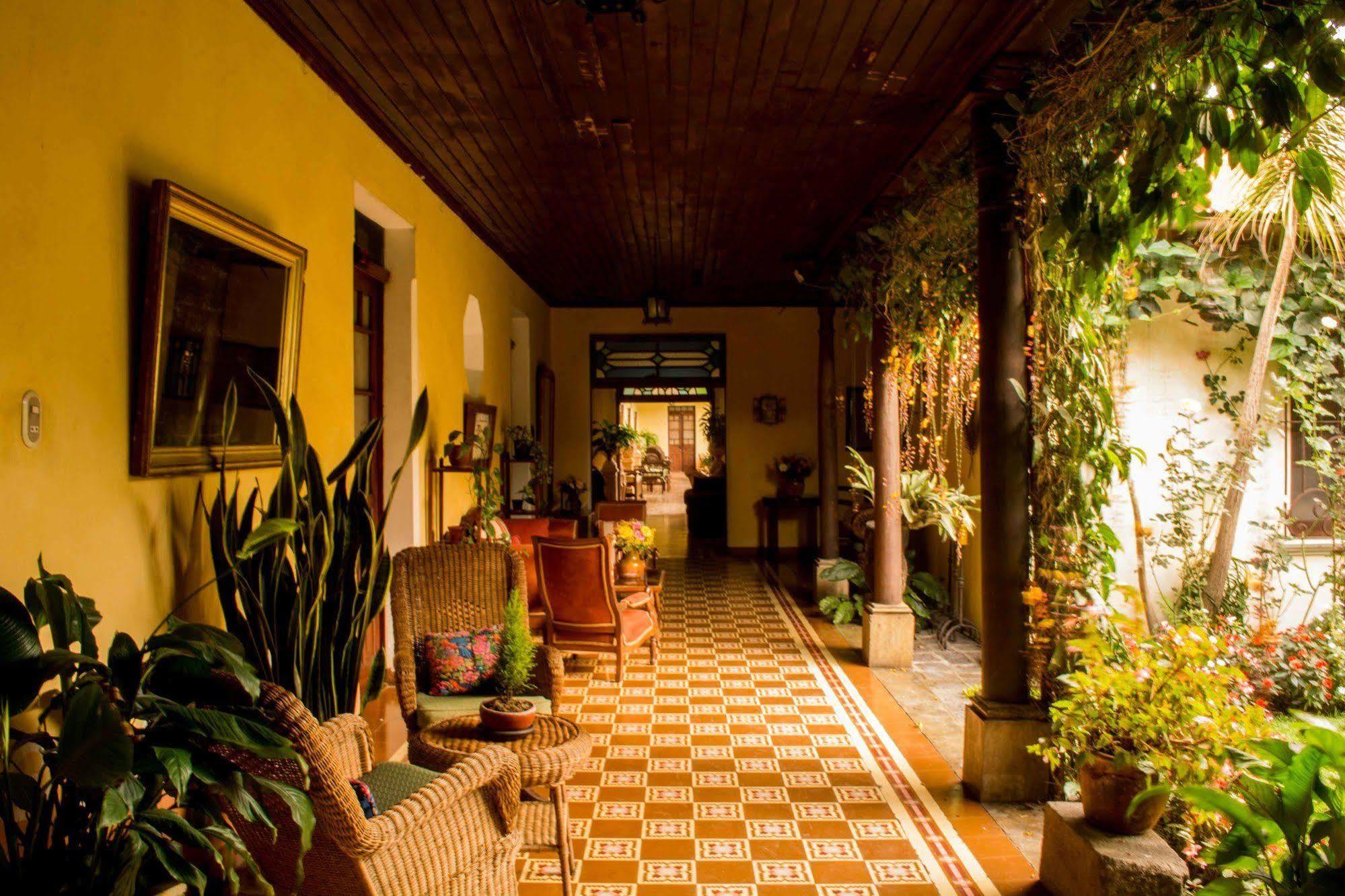 Hotel Aurora Antigua Eksteriør bilde
