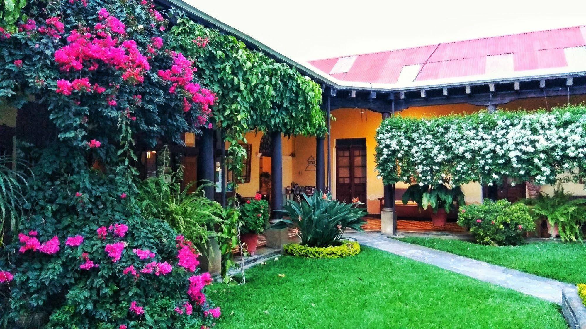 Hotel Aurora Antigua Eksteriør bilde